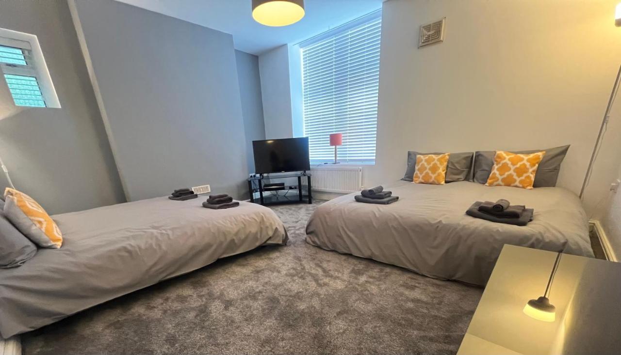 Spacious Ground Floor Suite Comfortably Sleeps Up To Eight هاليفاكس المظهر الخارجي الصورة